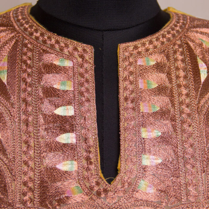Beautiful Velvet Tilla Pheran Set with Pant - Image 3