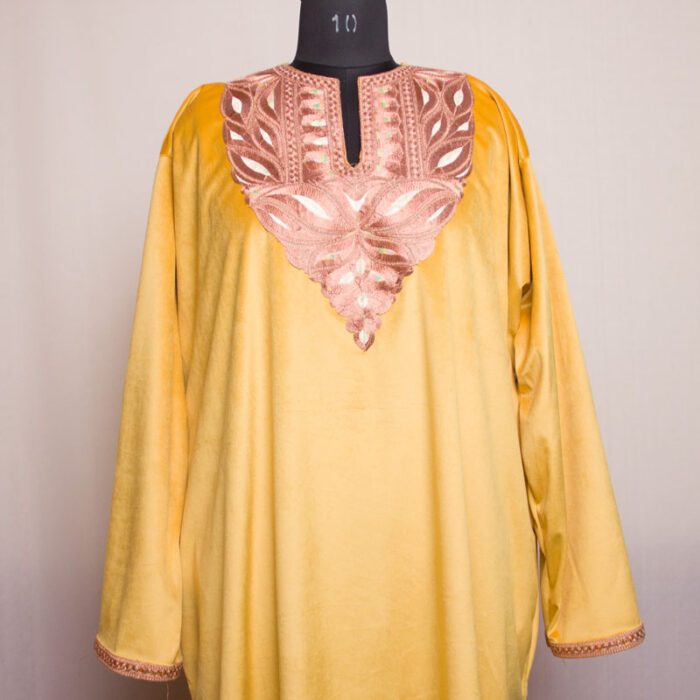 Beautiful Velvet Tilla Pheran Set with Pant - Image 2