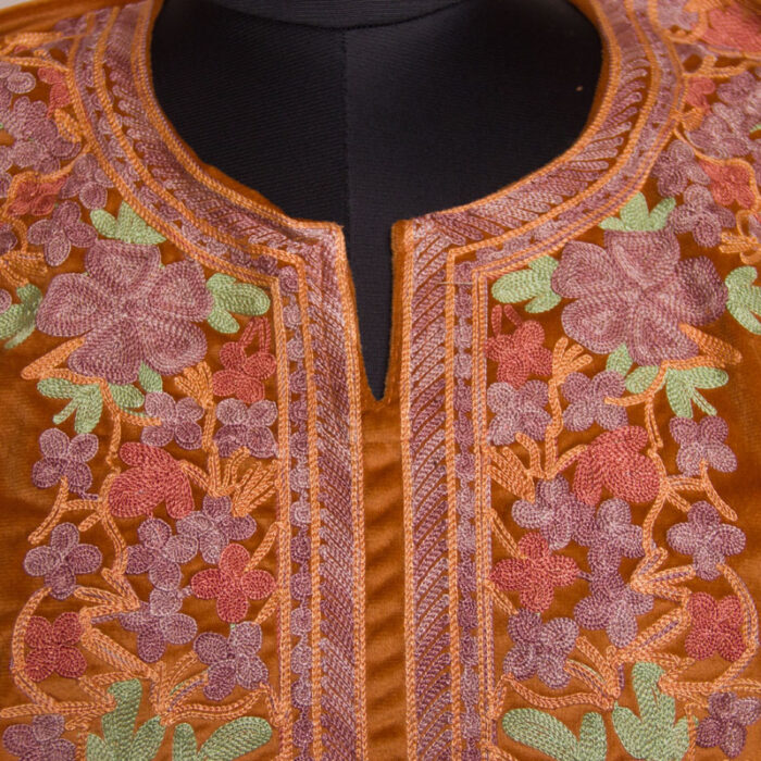 Gorgeous Velvet Aari Pheran - Image 3