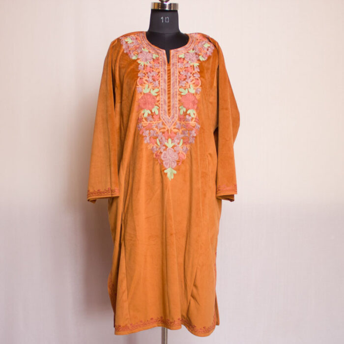 Gorgeous Velvet Aari Pheran - Image 2