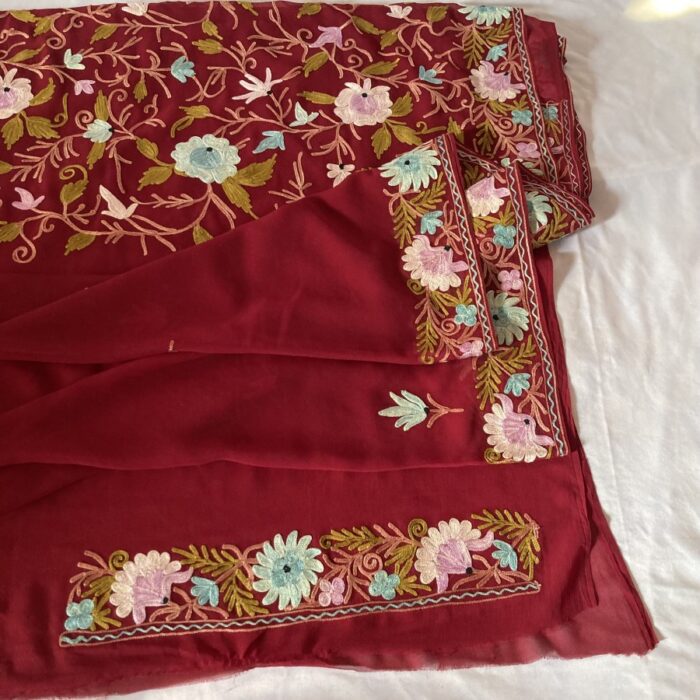 Maroon Georgette Aari Embroidered Saree With Floral Paisely Pattern - Image 3