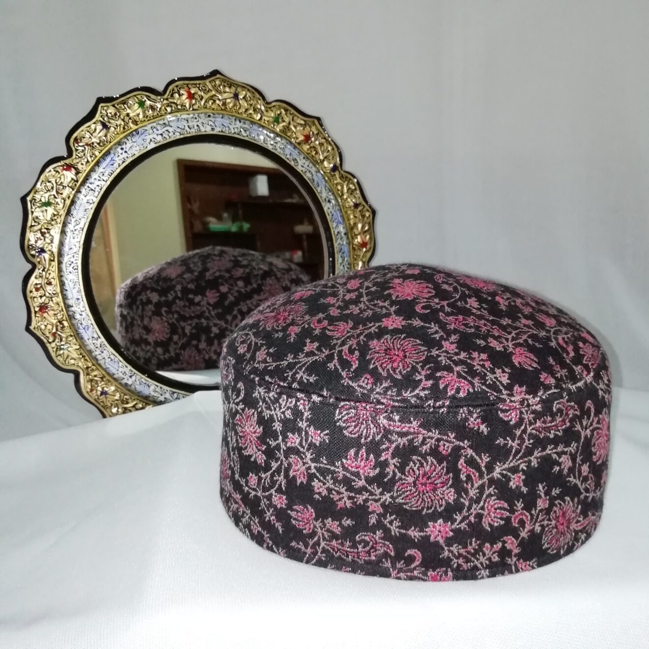 Black Makhdoomi Chinar Kashmiri Kani Cap