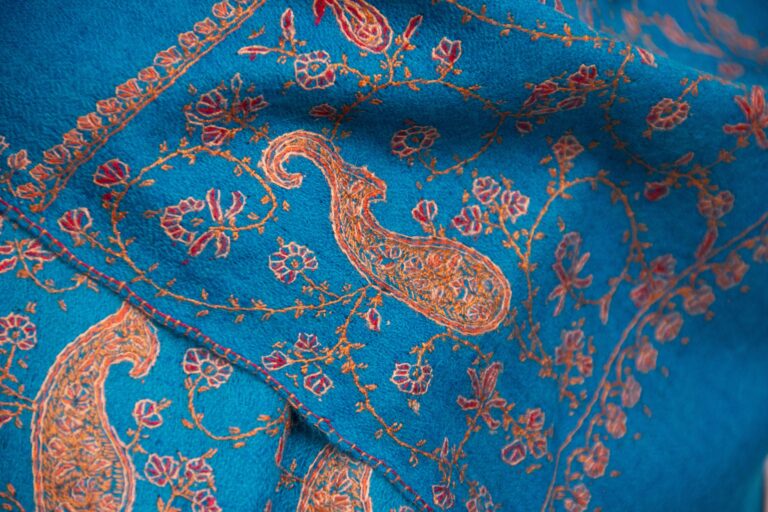 Blue Pashmina Intricate Sozni Work Stole - Image 3