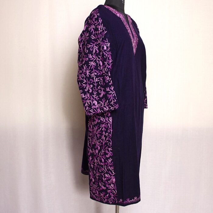 Dark Blue Cashmilon Sidepanel Pheran with Neat Aari - Image 4