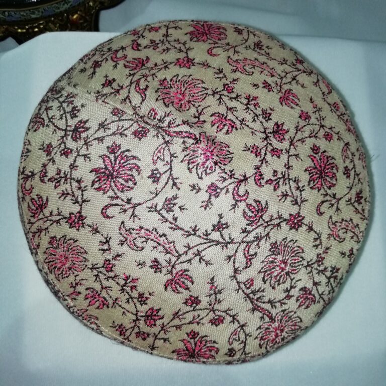 Peach Dastgeeri Chinar Kashmiri Kani Cap - Image 2