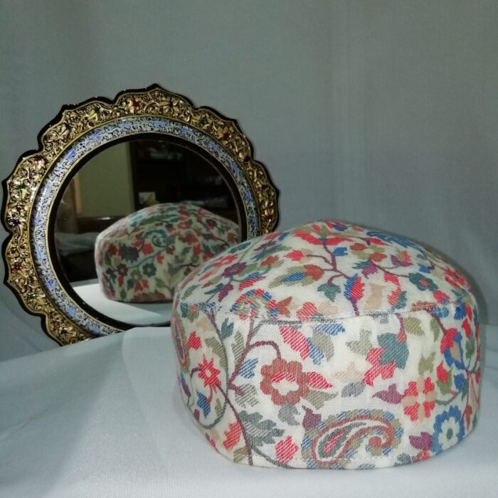 Safed Gule Gulzar Kashmiri Kani Cap