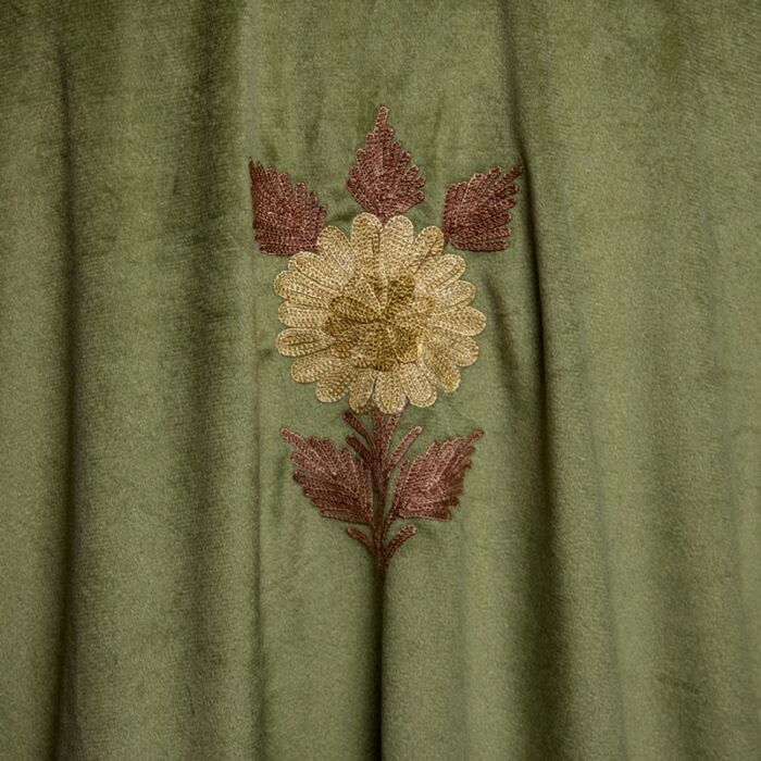 Velvet Aari Pheran - Image 4