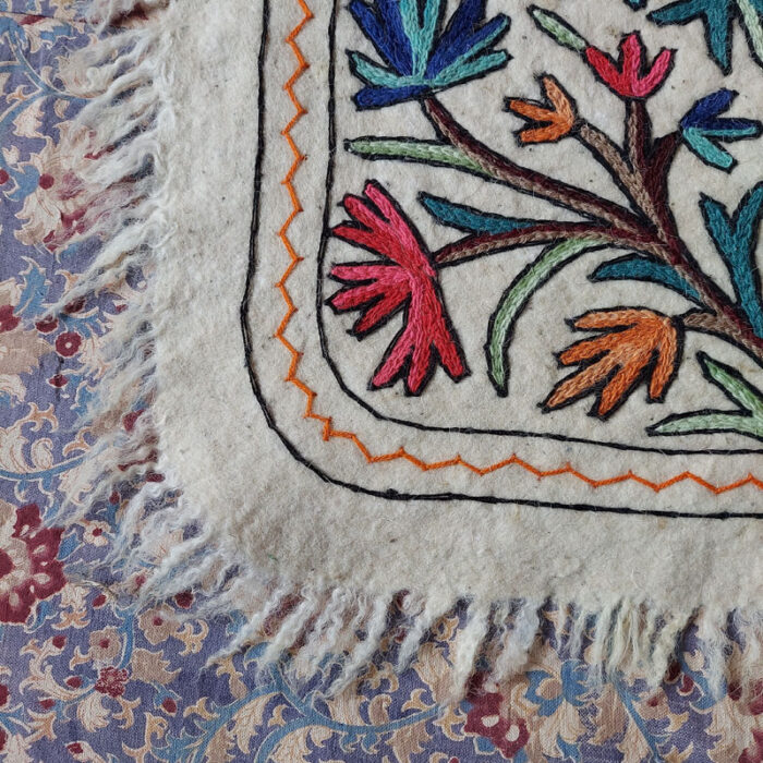 Tree Life Handmade Aari Embroidered Namda Rug 5ft x3ft - Image 3