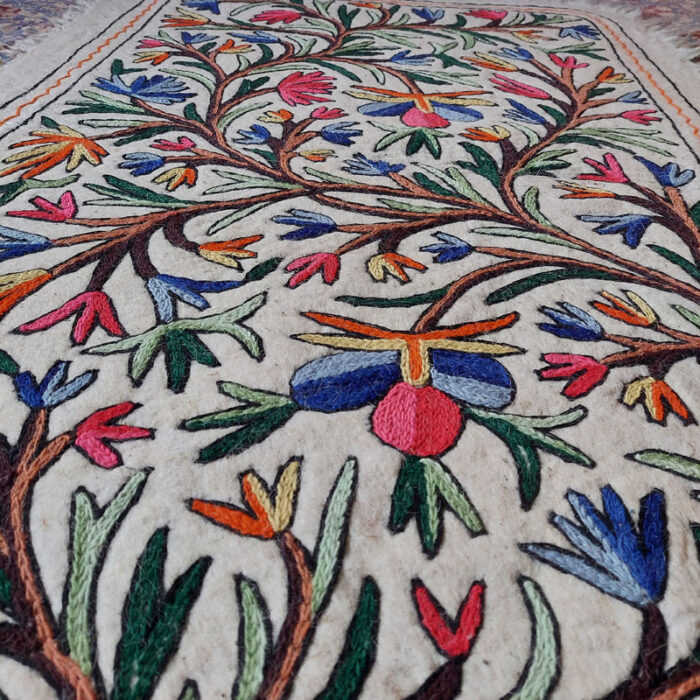 Naqash Handmade Aari Embroidered Namda Rug 5ft x3ft - Image 2