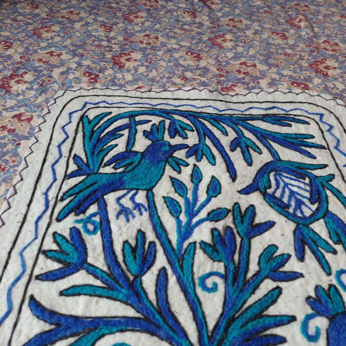 Aabi Handmade Wool Aari Namda Rug 3x2ft - Image 3