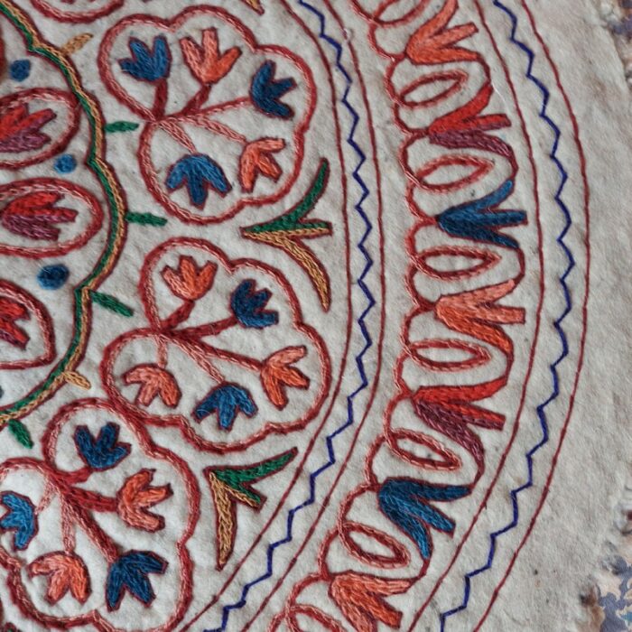 Badshah Handmade Aari Embroidered Namda Rug 4ft - Image 3