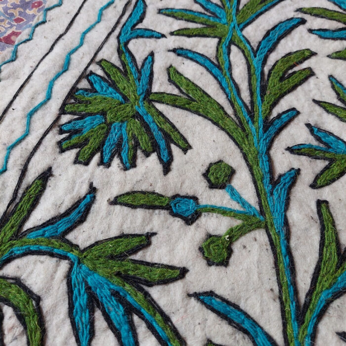 Sabz Nyul Handmade Wool Aari Namda Rug 3x2ft - Image 2