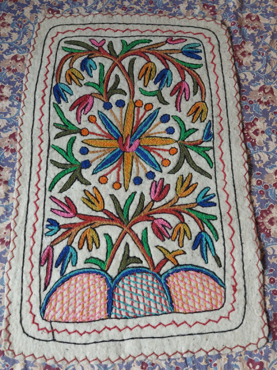 Gamla Handmade Aari Namda Rug 3x2ft