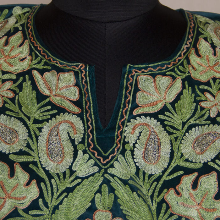 Green Velvet Chinari Aari Pheran - Image 3