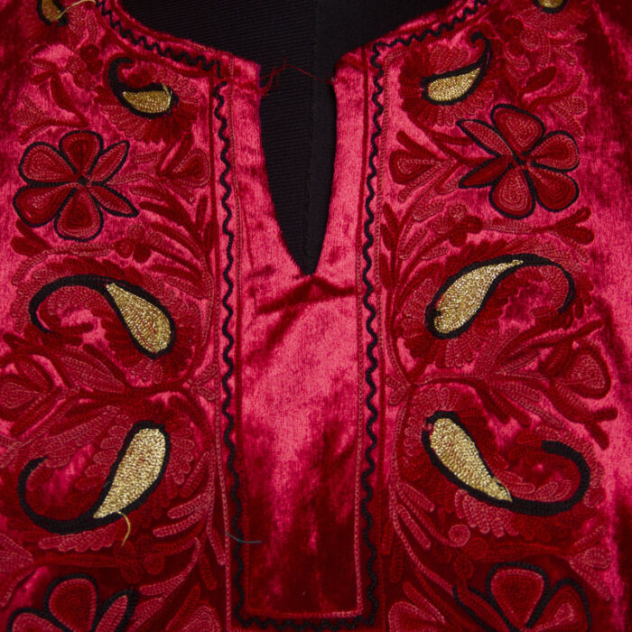 Red Velvet Chinari Aari Pheran - Image 3