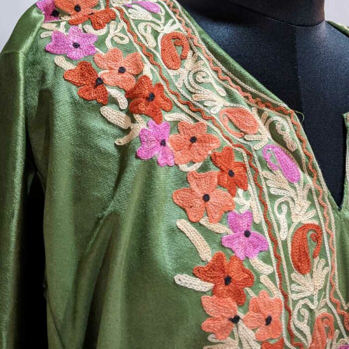 Gorgeous Gree Velvet Aari Pheran - Image 3