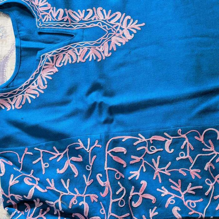 Blue Cashmilon Sidepanel Pheran with Light Pink Aari - Image 4