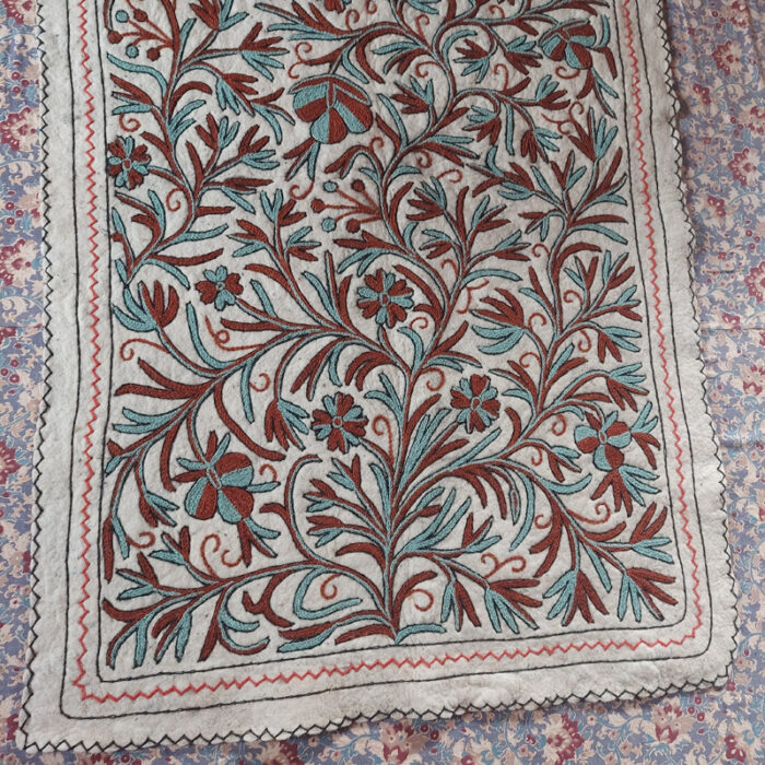 Harud Pure Wool Handmade Aari Embroidered 6×4Ft Namda Rug - Image 3