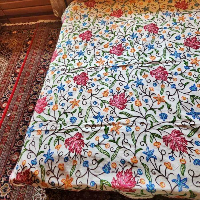Sabz Chinar Single Bedcover with Hand Crewel Embroidery - Image 3