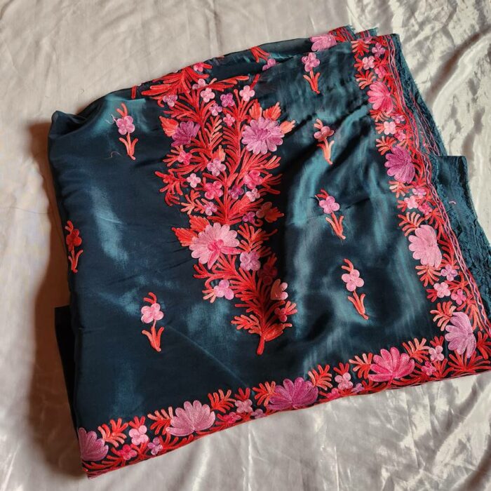 Green Posh Organza Aari Embroidered Saree - Image 3