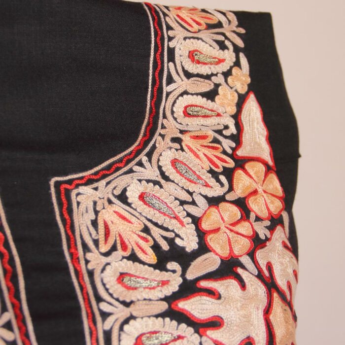 Black Box Naal Ruby Cotton 2pc Suit with Aari Work - Image 3