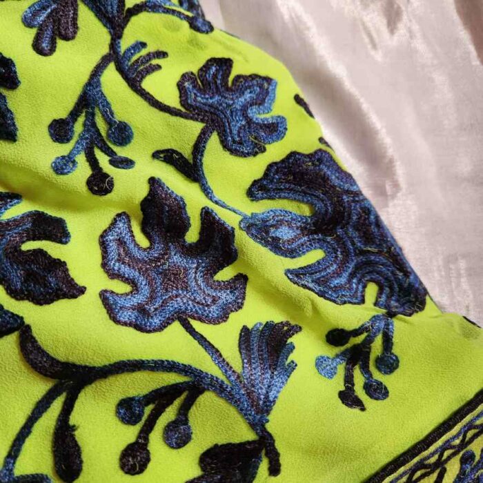 Green Georgette All over Aari Embroidered Saree - Image 2