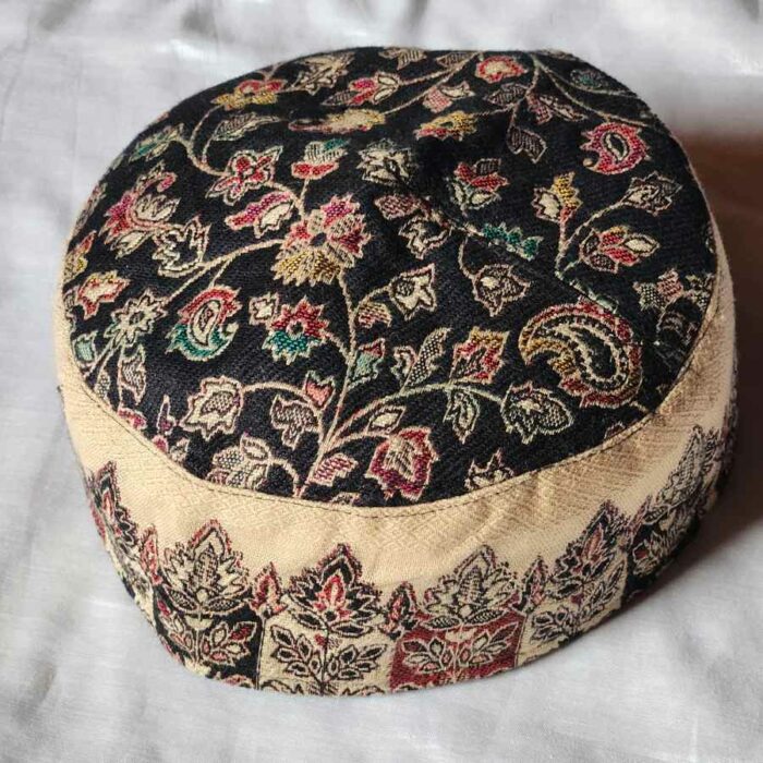 Black Border Kani Cap