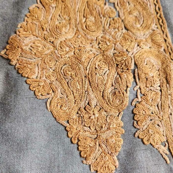 Grey Spun Kashmiri Hand Aari 2Pc Suit miss - Image 2