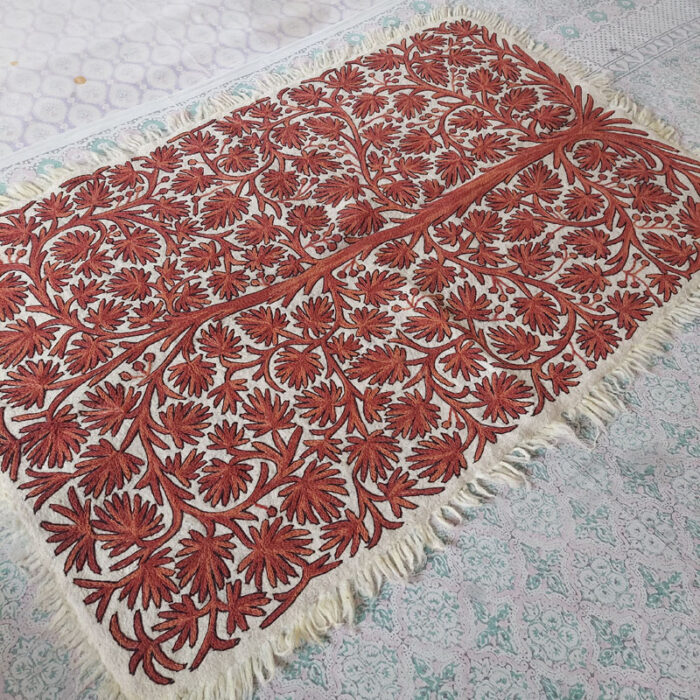 Exclusive Chinar Namda Rug 6×4Ft Pure Wool Handmade Double Work Aari Embroidered - Image 4