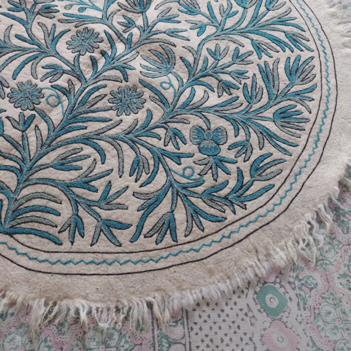 Blue Round Namda 5ft Handmade Pure Wool Aari Embroidered Rug - Image 2