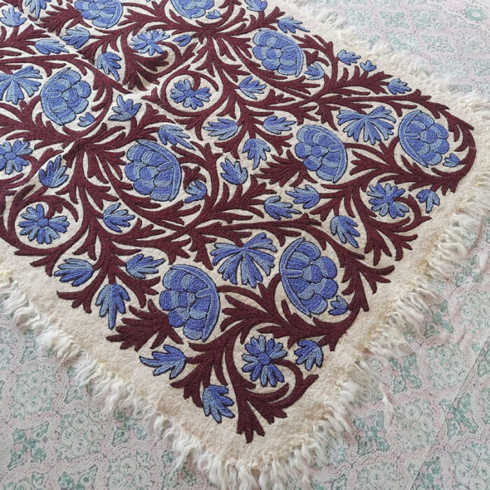 Luxury 6×4Ft Pure Wool Double Work Handmade Aari Embroidered Namda Rug - Image 3