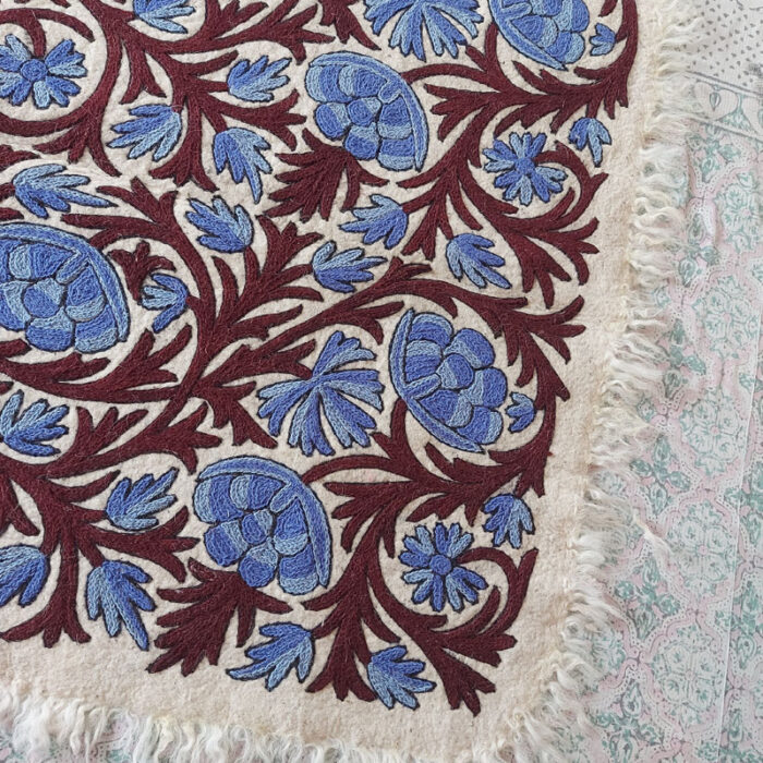 Luxury 6×4Ft Pure Wool Double Work Handmade Aari Embroidered Namda Rug - Image 2