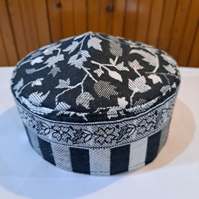 Black White Kani Cap With Border