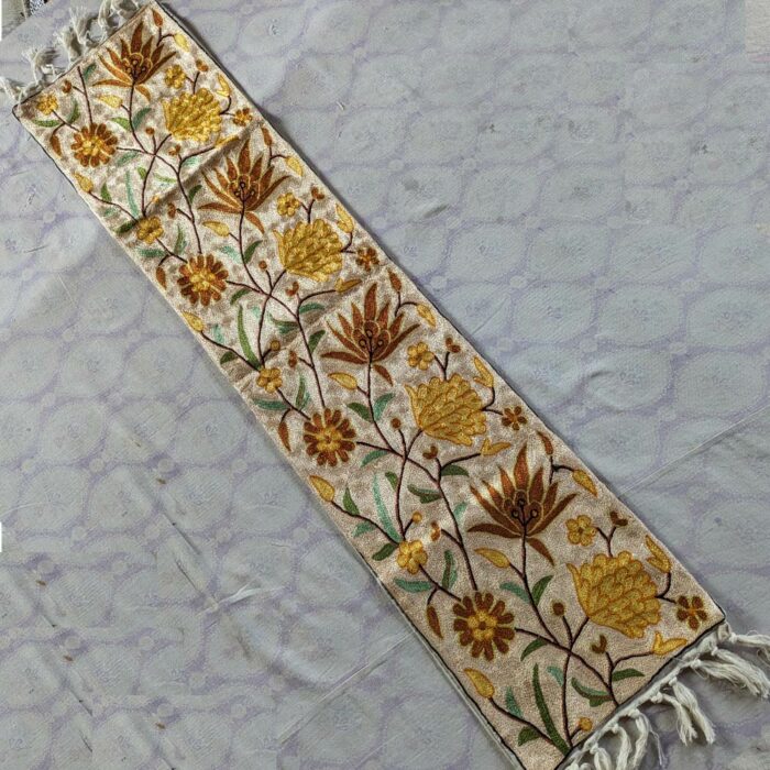 Sone Chainstitch Silk Handmade Runner 4×1ft