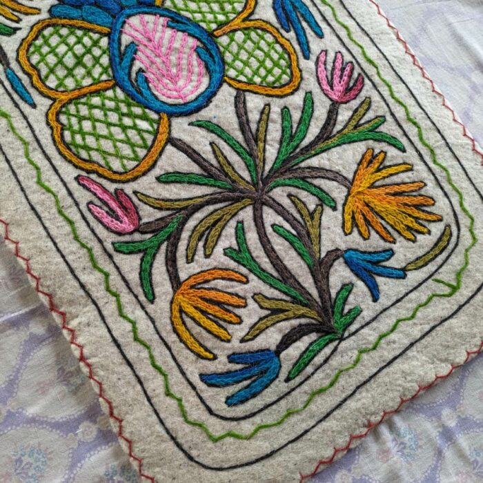 Penzy Handmade Namda Runner Rug 6×2 - Image 3