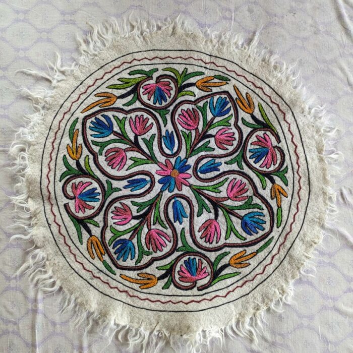 Chinari 3ft Round Handmade Pure Wool Aari Embroidered Namda Rug