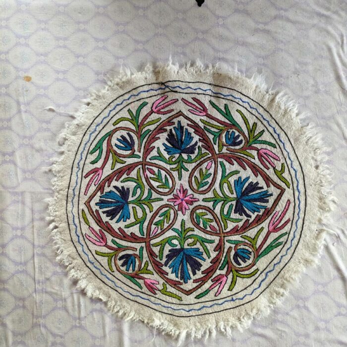 Char Bagh 3ft Round Handmade Pure Wool Aari Embroidered Namda Rug