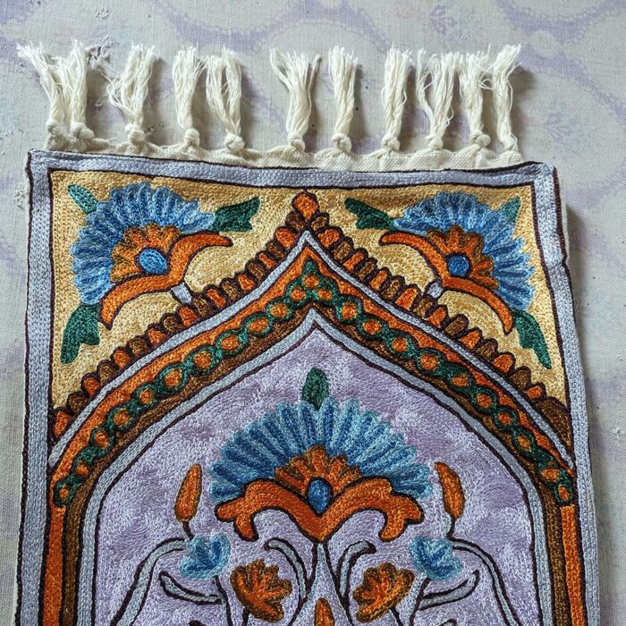 Guldastan Chainstitch Silk Handmade Runner 4×1ft - Image 2