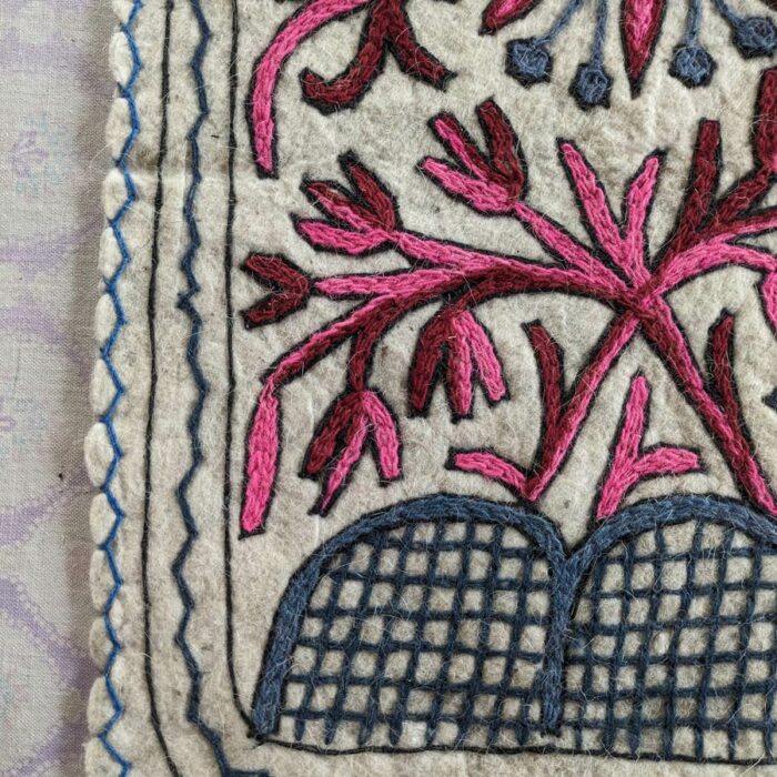 Golebi Rug, 3Ft×2Ft Handmade Namda Rug - Image 2