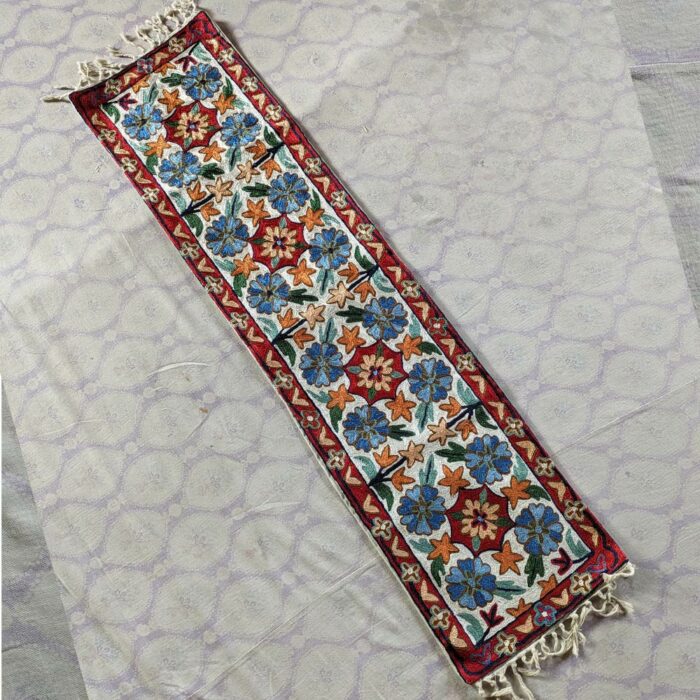 Posh Chainstitch Silk Handmade Runner 4×1ft