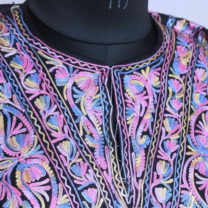 Black Kashmiri Winter Phiran for Cozy Comfort - Image 3