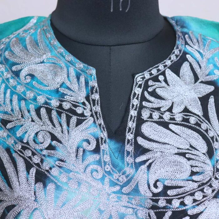 Aabi Tie-Dye Raffal Tilla Pheran - Image 3
