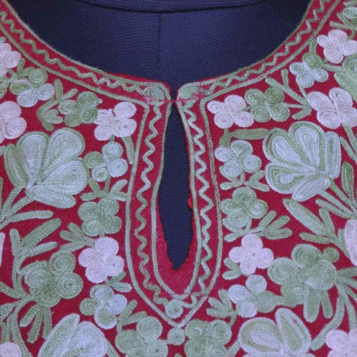 Maroon Sabz Posh Kashmiri Raffal Pheran with Border Ari work - Image 3