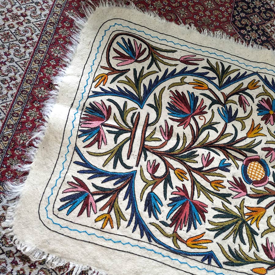 Namdah Rugs 6x4 Handmade Pamposh Namda Rug - Gyawun