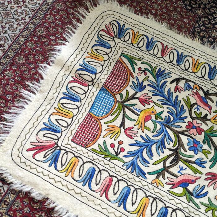 Flora Fauna Handmade Aari Embroidered Namda Rug 5.5×3.5 - Image 2