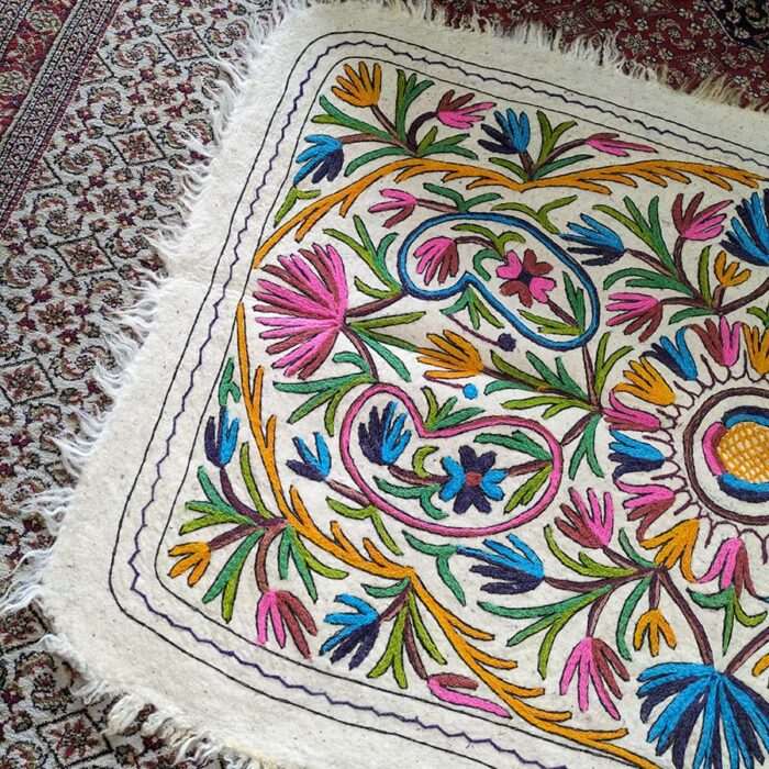 Miraqi Handmade Aari Embroidered Namda Rug 6×4 - Image 2