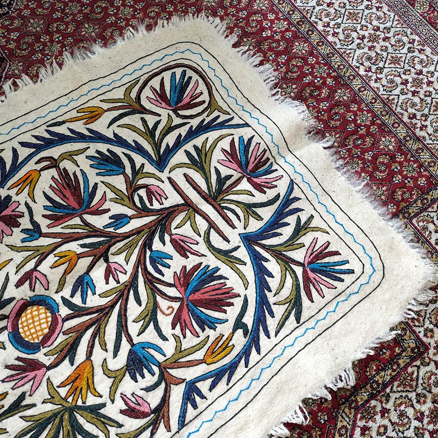 Namdah Rugs 6x4 Handmade Pamposh Namda Rug - Gyawun