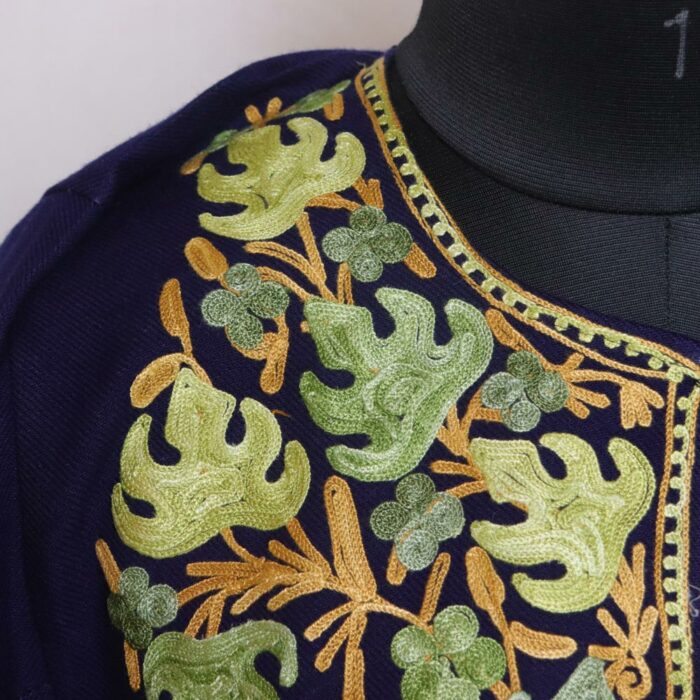 Blue Chinar baagh Kashmiri Pheran with Aari Embroidery - Image 3