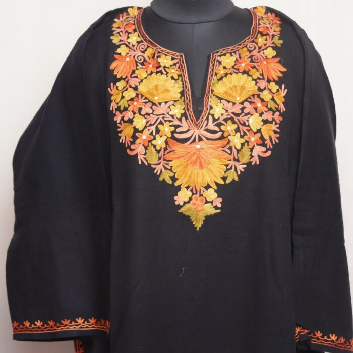 Kruhun Nazakat Cashmilon Pheran with Aari Embroidery - Image 2