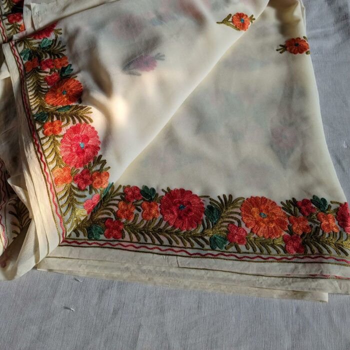 Shahi Cream Georgette Kashmiri Saree With Aari Embroidery - Image 4
